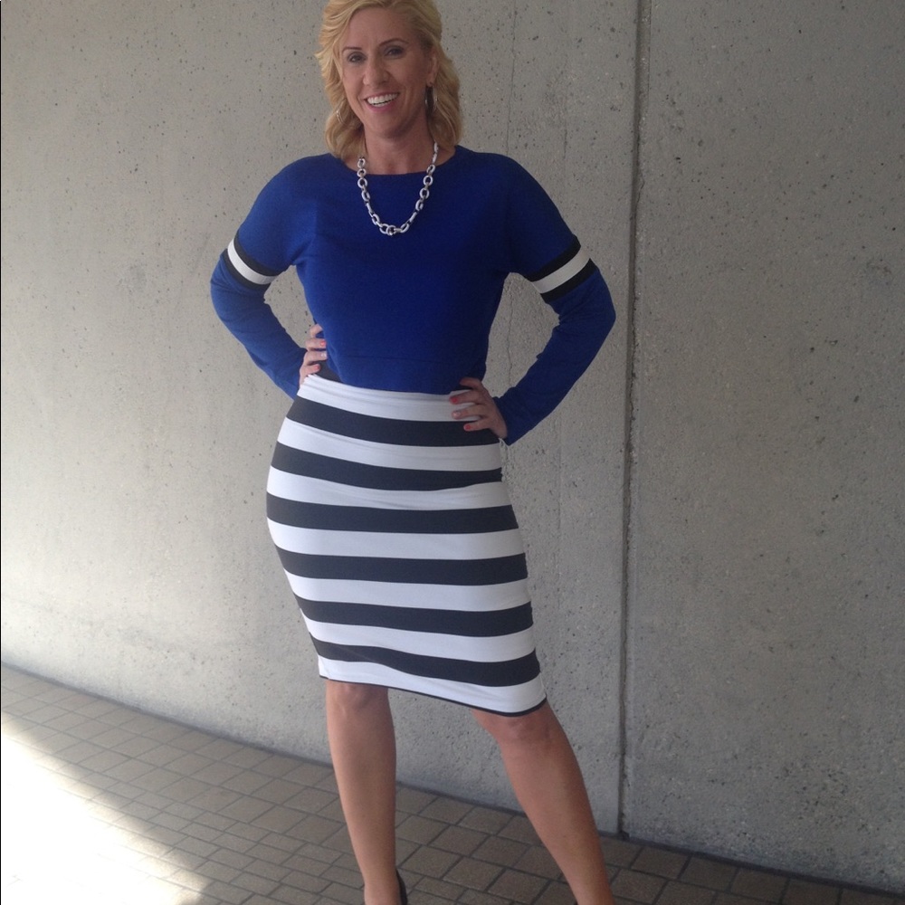 Bebe black & white striped pencil skirt
